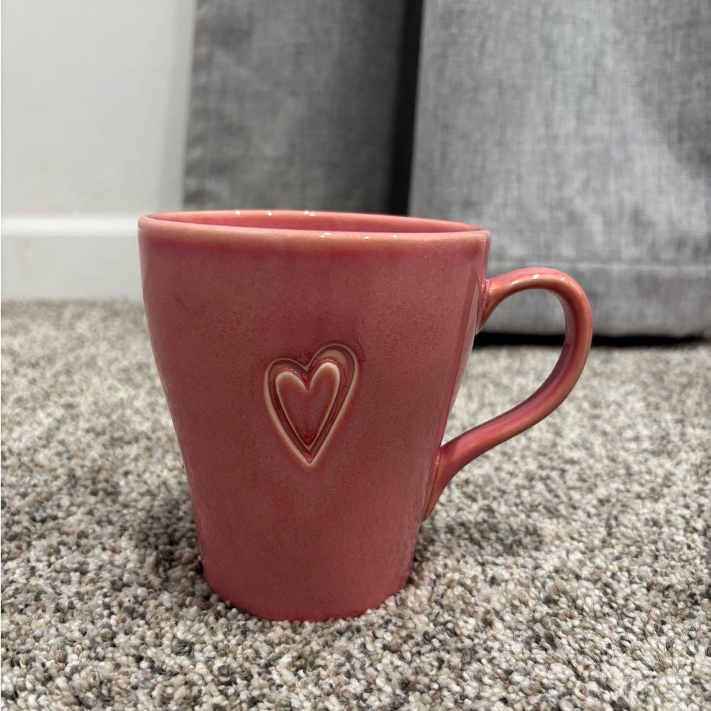 2006 Starbucks Coffee Pink Embossed Sculpted Heart Mug Vintage